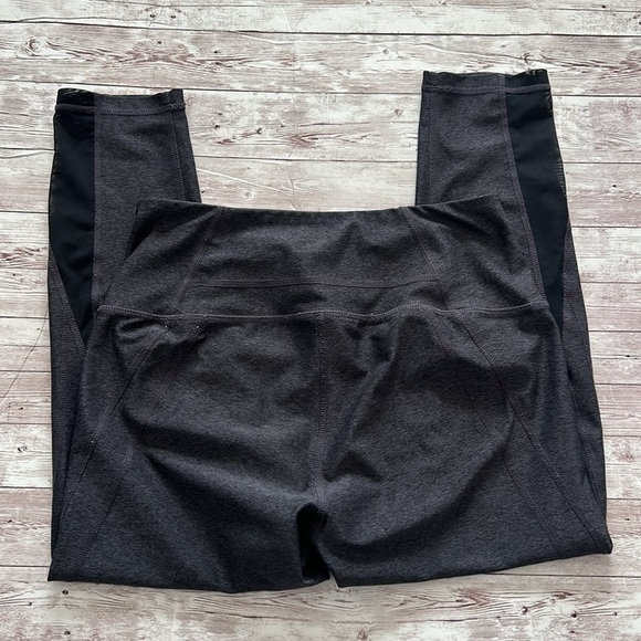Z by Zella Grey Mesh Panel High Rise Capri Length Leggings - Picture 6 of 6